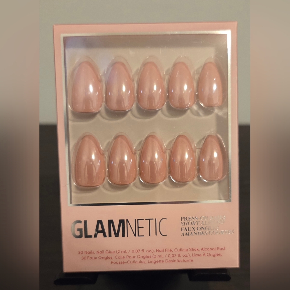 Glamnetic Press-On Nails Short Almond – Los Angeles – New in Box - Picture 2 of 5
